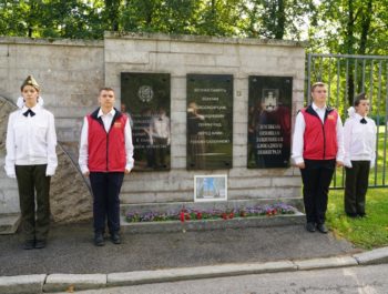 Волонтерская экскурсия «Пискаревский гранит нашу память хранит». 10 лет сохраняем историю!